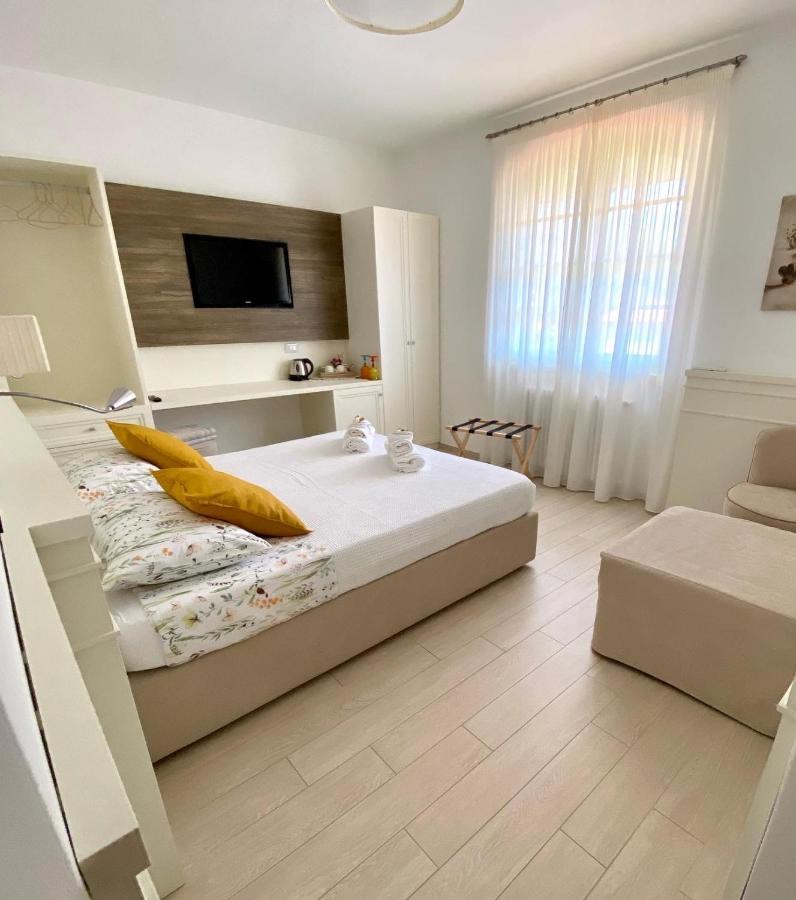 Bellaisa Bed & Breakfast Камайоре Екстериор снимка